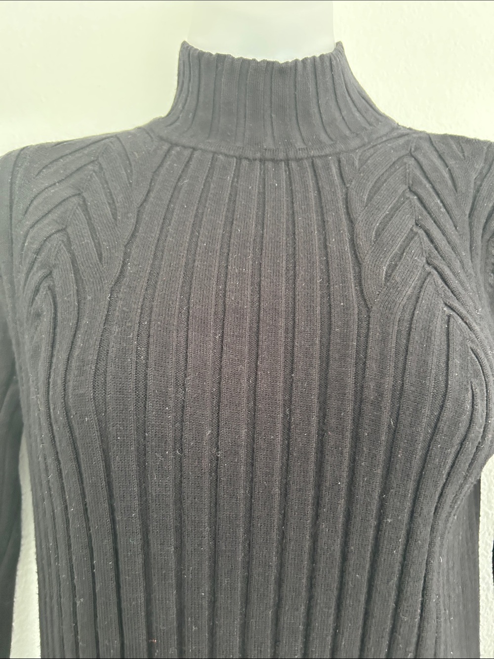 Ribbed Mock Neck Women's Sweater - Black large - Picture 3 of 7